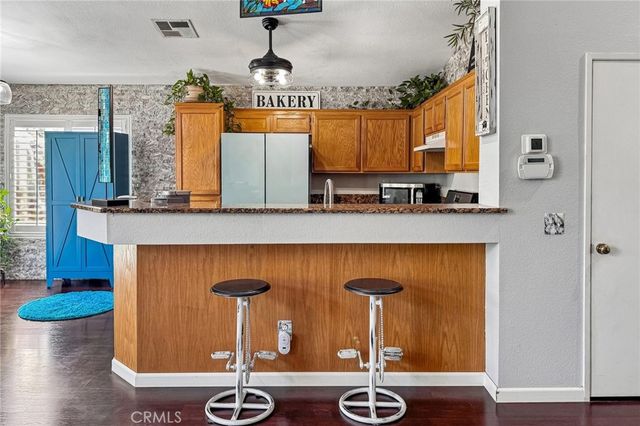 1208 Autumnwood Ln, Perris, CA 92571
