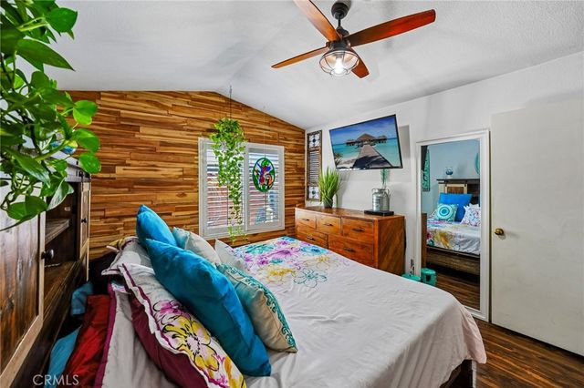 1208 Autumnwood Ln, Perris, CA 92571