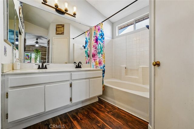 1208 Autumnwood Ln, Perris, CA 92571