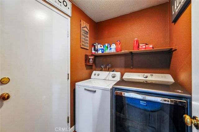 1208 Autumnwood Ln, Perris, CA 92571