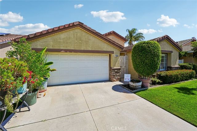 1208 Autumnwood Ln, Perris, CA 92571