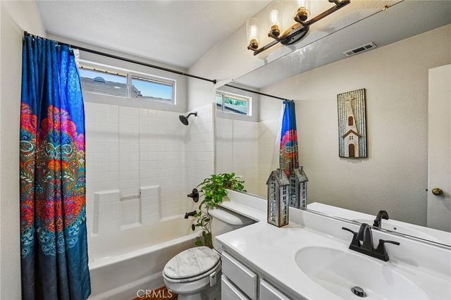 1208 Autumnwood Ln, Perris, CA 92571