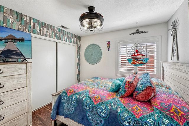 1208 Autumnwood Ln, Perris, CA 92571