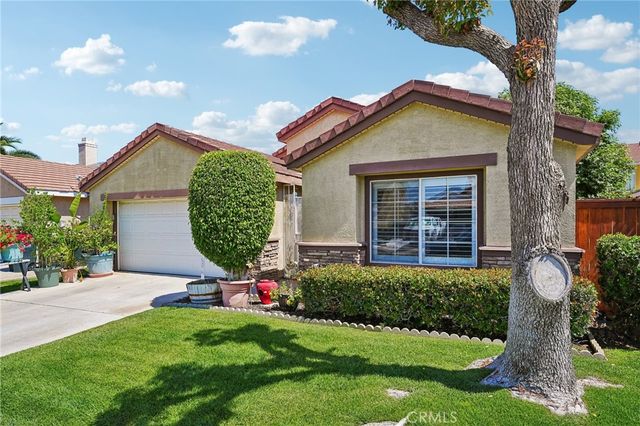 1208 Autumnwood Ln, Perris, CA 92571