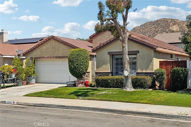 1208 Autumnwood Ln, Perris, CA 92571