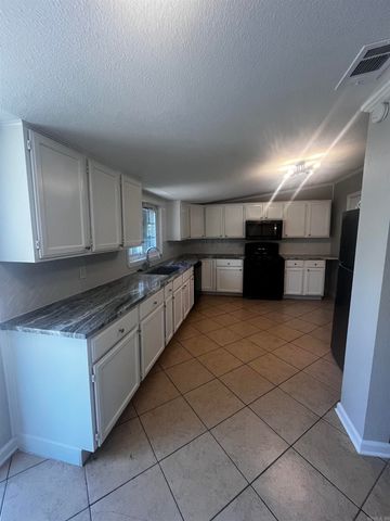 400 S Grant St, Cabot, AR 72023