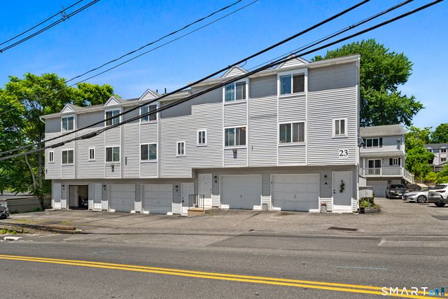 23 Pearl Lake Road B, Waterbury, CT 06706