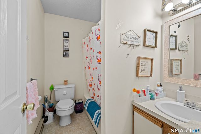23 Pearl Lake Road B, Waterbury, CT 06706