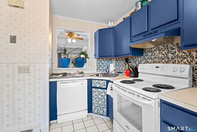 23 Pearl Lake Road B, Waterbury, CT 06706