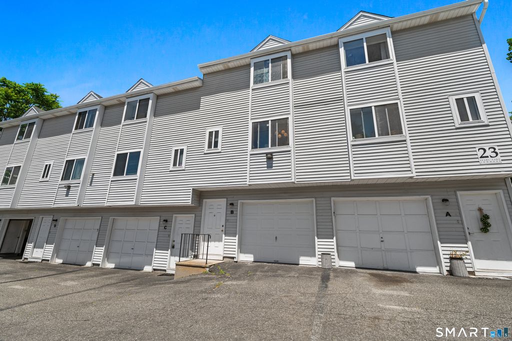23 Pearl Lake Road B, Waterbury, CT 06706