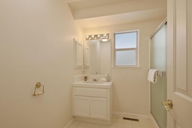 12321 Westwood Dr, Auburn, CA 95603