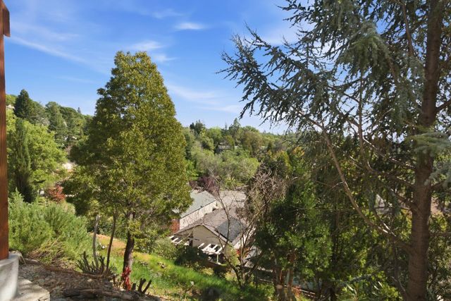 12321 Westwood Dr, Auburn, CA 95603
