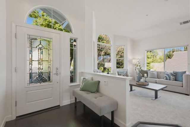 12321 Westwood Dr, Auburn, CA 95603