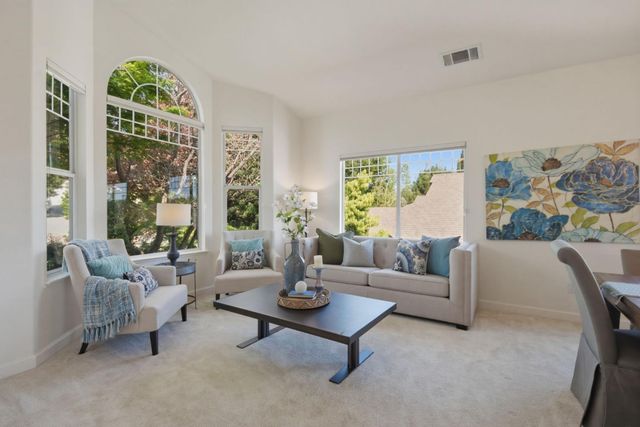 12321 Westwood Dr, Auburn, CA 95603