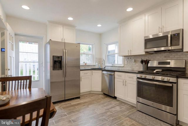 204 DAWSON ST, Philadelphia, PA 19128