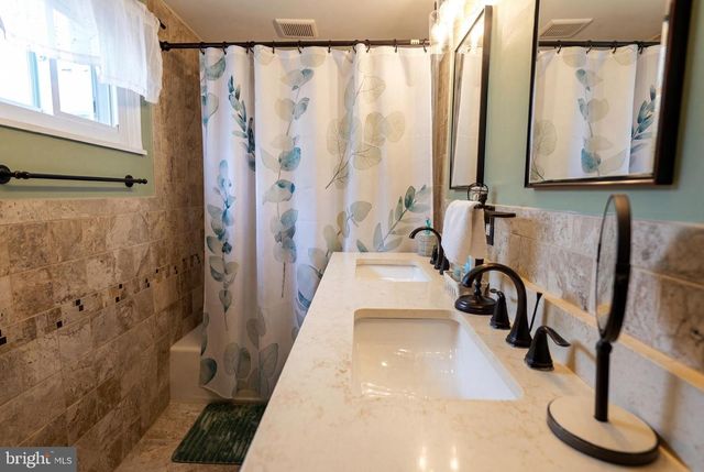 204 DAWSON ST, Philadelphia, PA 19128