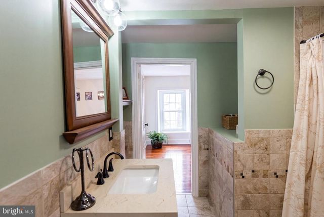 204 DAWSON ST, Philadelphia, PA 19128