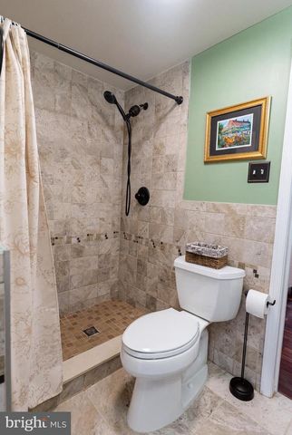 204 DAWSON ST, Philadelphia, PA 19128