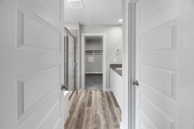 401 Amy Street, Angleton, TX 77515