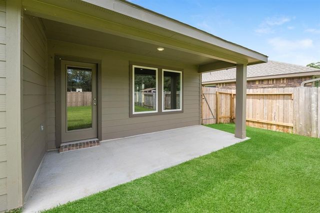 401 Amy Street, Angleton, TX 77515
