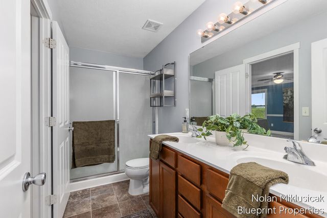 1840 Greenview Court, Zeeland, MI 49464