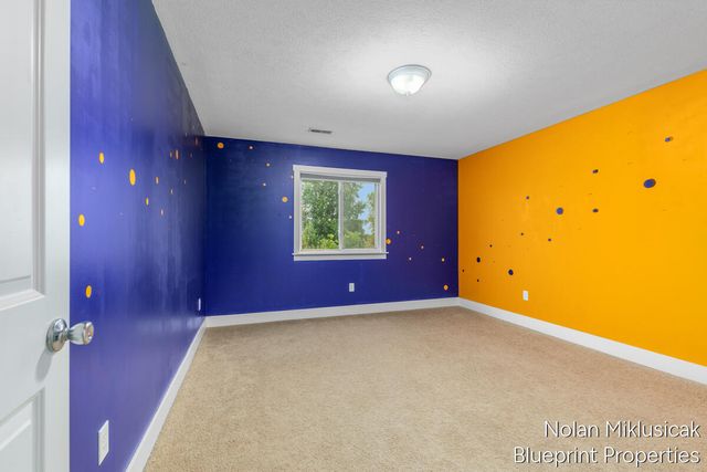 1840 Greenview Court, Zeeland, MI 49464