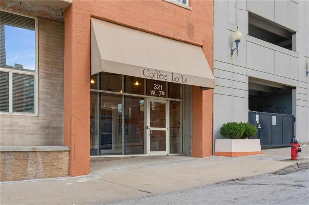 321 W 7th Street 402, Kansas City, MO 64105