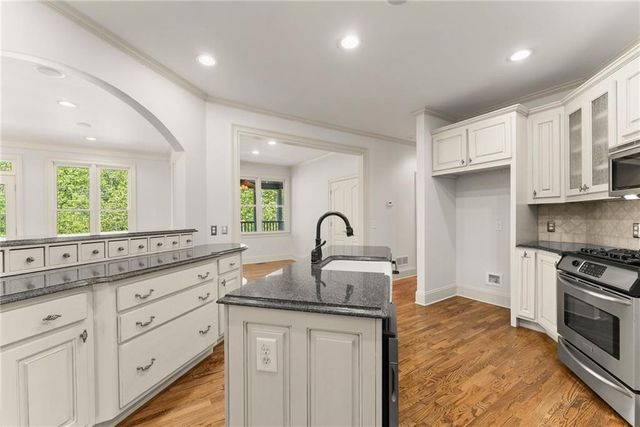 1930 Marina Way, Buford, GA 30518