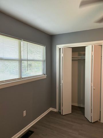 1710 S Detroit Avenue, Russellville, AR 72801