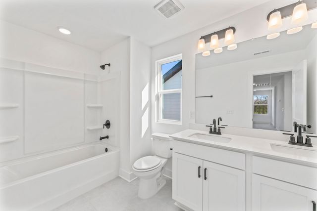 3149 Rolling Brook Dr, Columbia, TN 38401