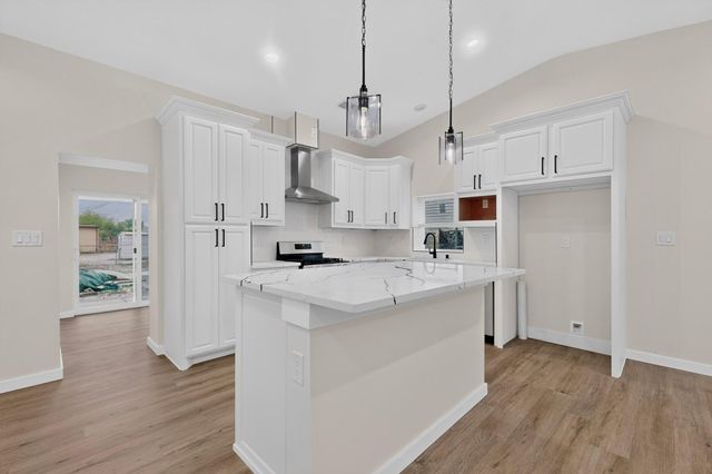 5103 San Luis Place NW, Albuquerque, NM 87107