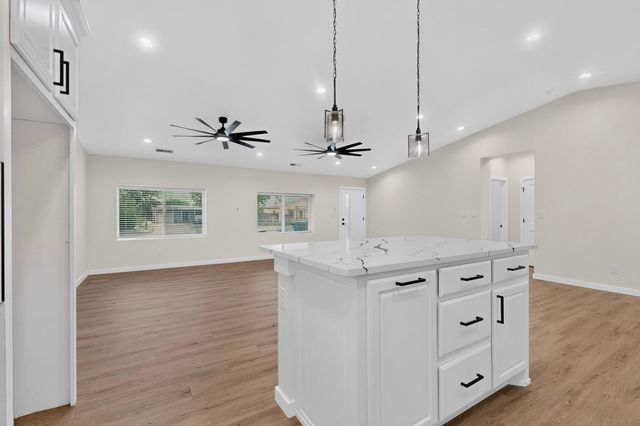 5103 San Luis Place NW, Albuquerque, NM 87107