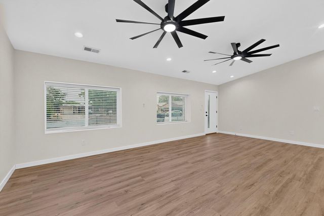 5103 San Luis Place NW, Albuquerque, NM 87107