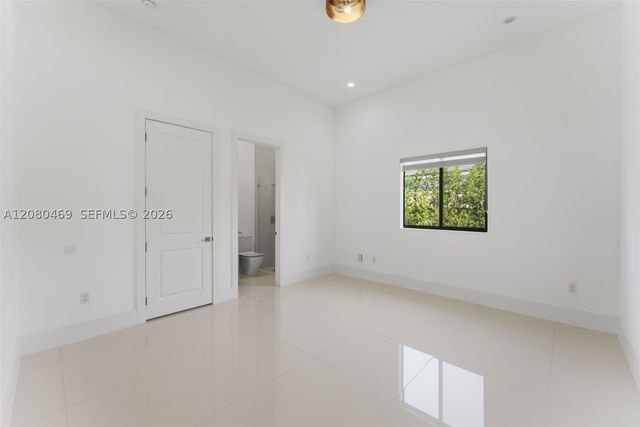 10005 SW 66th St, Miami, FL 33173