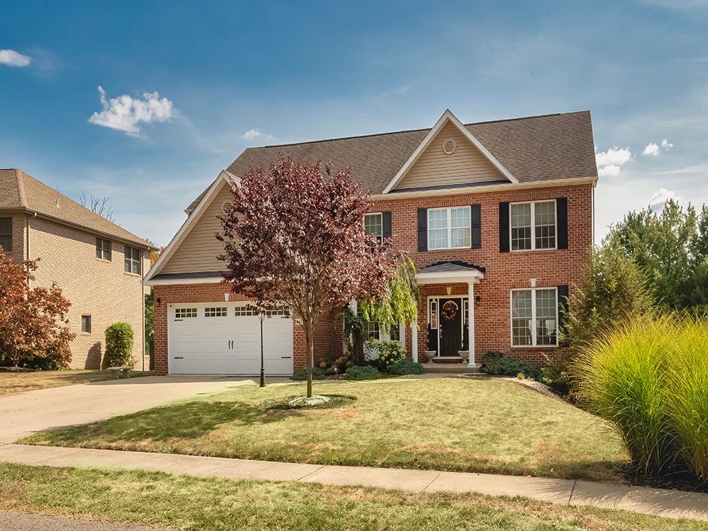 216 Dorsay Valley Dr, Cranberry Twp, PA 16066