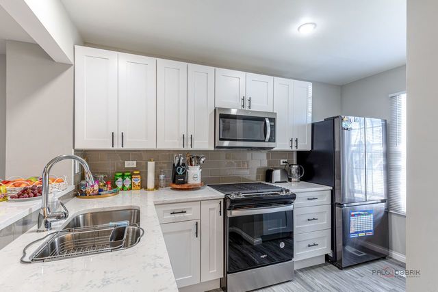 1524 Crab tree Drive 1524, Westmont, IL 60559