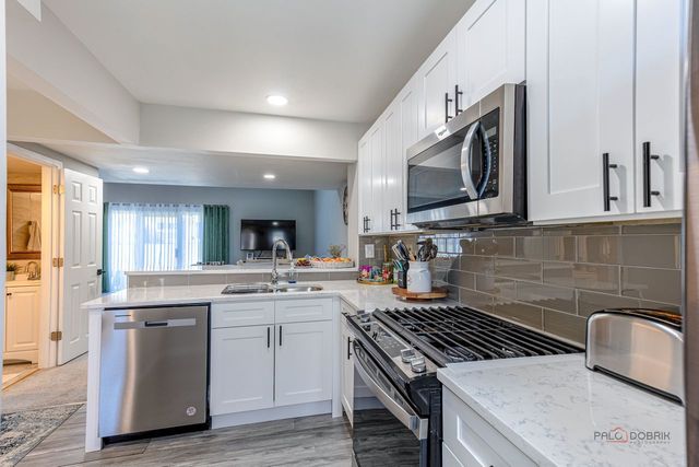 1524 Crab tree Drive 1524, Westmont, IL 60559