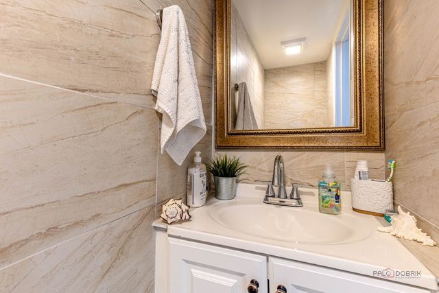 1524 Crab tree Drive 1524, Westmont, IL 60559