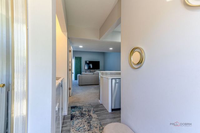 1524 Crab tree Drive 1524, Westmont, IL 60559