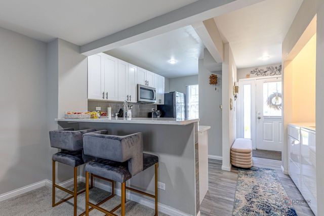 1524 Crab tree Drive 1524, Westmont, IL 60559