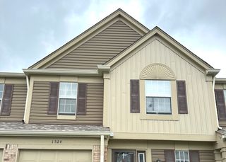 1524 Crab tree Drive 1524, Westmont, IL 60559