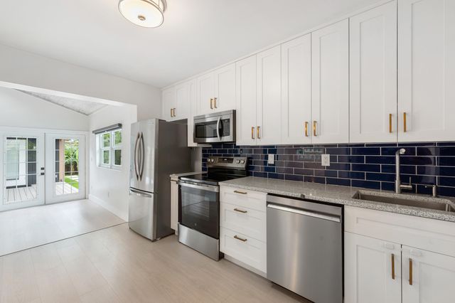 5296 NE 2nd Terrace, Oakland Park, FL 33334
