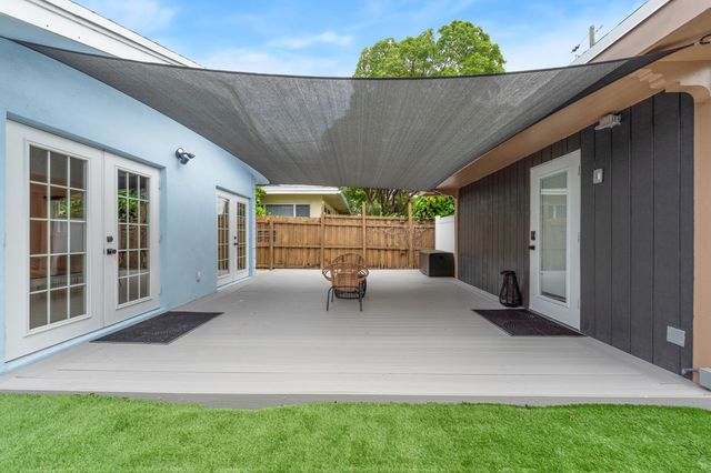 5296 NE 2nd Terrace, Oakland Park, FL 33334