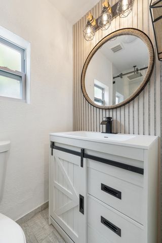 5296 NE 2nd Terrace, Oakland Park, FL 33334