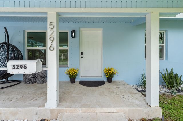 5296 NE 2nd Terrace, Oakland Park, FL 33334