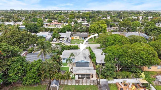 5296 NE 2nd Terrace, Oakland Park, FL 33334