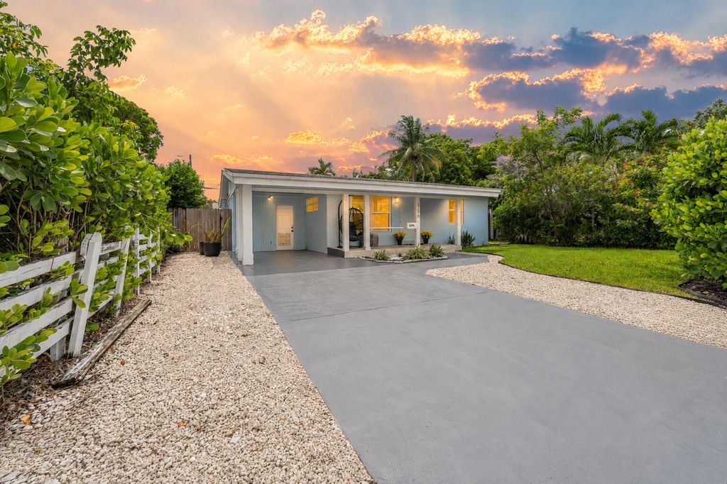 5296 NE 2nd Terrace, Oakland Park, FL 33334