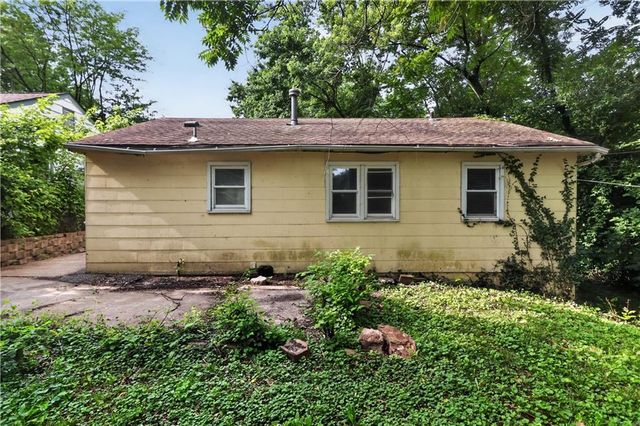 1322 E 82nd Street, Kansas City, MO 64131