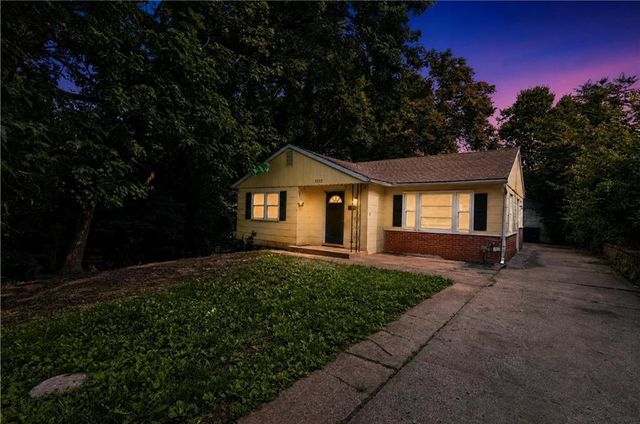 1322 E 82nd Street, Kansas City, MO 64131