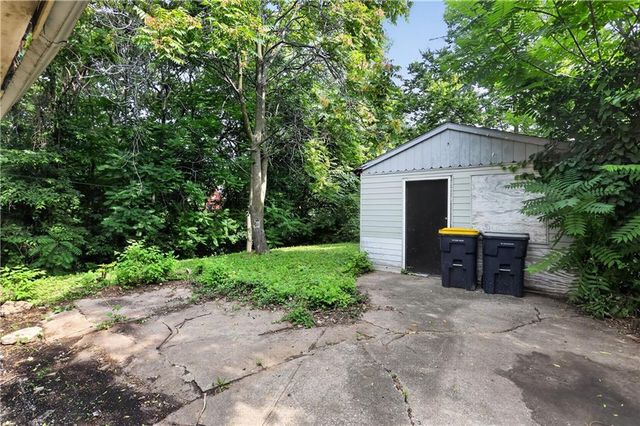 1322 E 82nd Street, Kansas City, MO 64131
